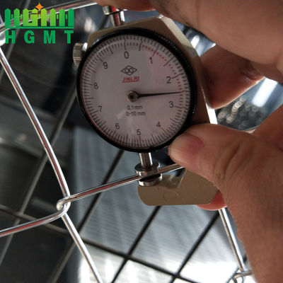 الخصوصية الحديقة الجودة الممتازة المغطاة بالماء المسالك 3.0MM إعصار سلك سلسلة وصلة السياج رول