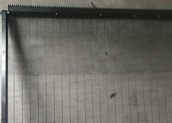 سياج أمني مضاد للتسلق مغلف بـ PVC عرضه 2M