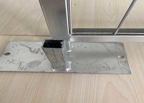 السور البناء المعطى بالزنك في كندا