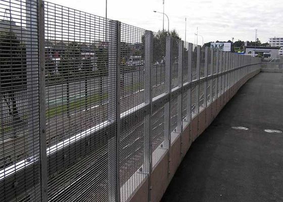 سلك شائك 358 ضد التسلق شبكة عالية 2m سجن شبكة السياج