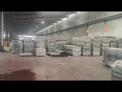 مجموعة متنوعة من المنتجات جاهزة للشحن