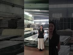 محطة السكة الحديد سياج شبكي من الأسلاك الشائكة